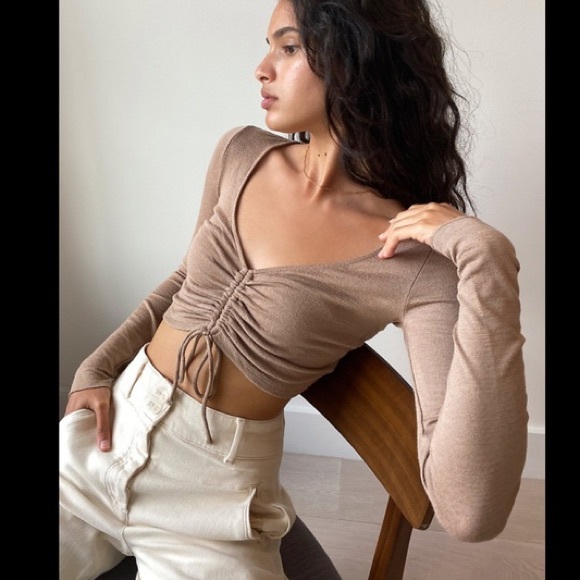 Aritzia Lynx Longsleeve - Picture 5 of 5